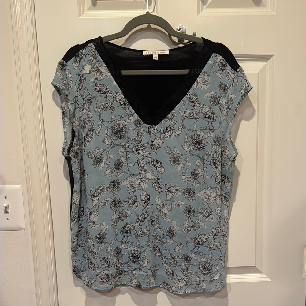Floral V-Neck Women's Top - Blue and Black, size Petite Large